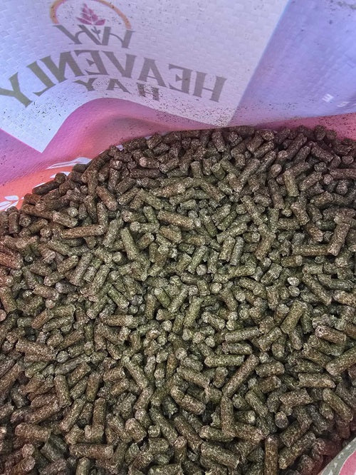 Sainfoin pellets from Heavenly Hay